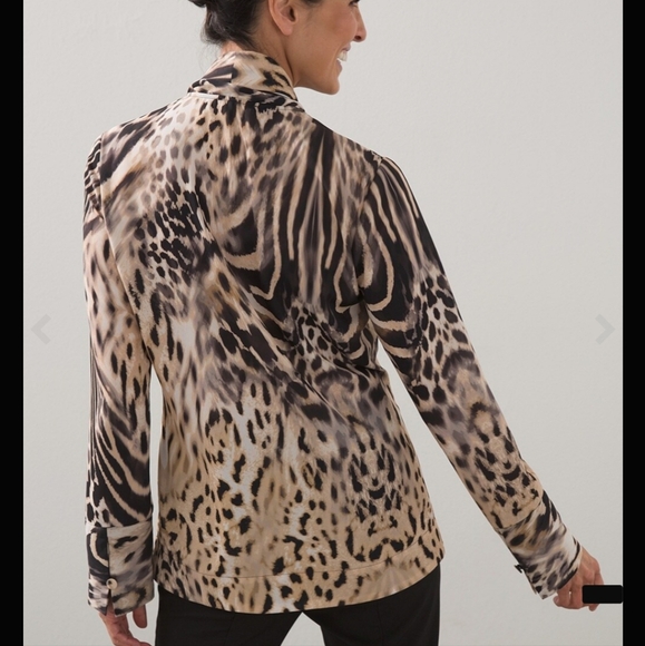 Chico's Black Label Chiffon Animal Print Scarf Blouse NWT Size M - Picture 11 of 12